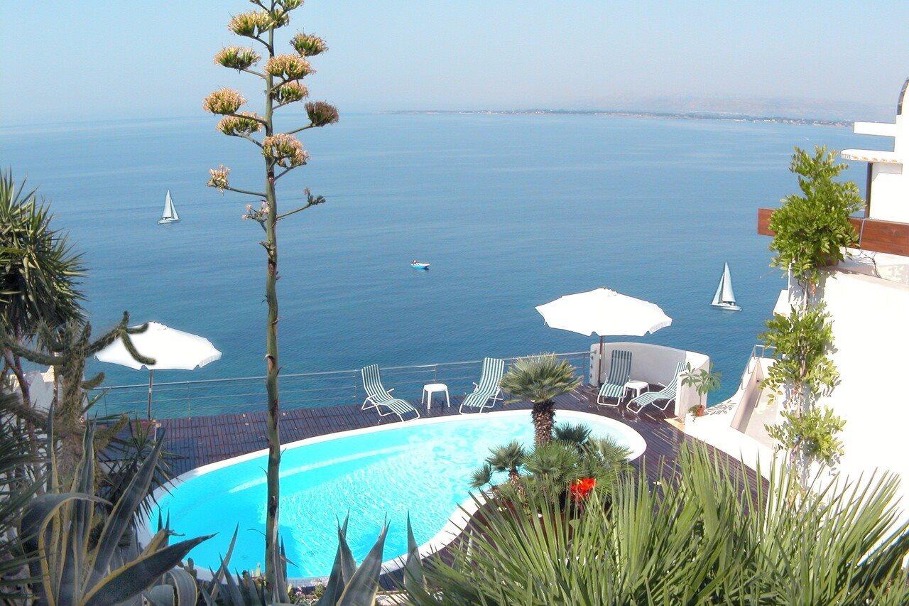 La Rosa Sul Mare Aparthotel Syracuse Bagian luar foto