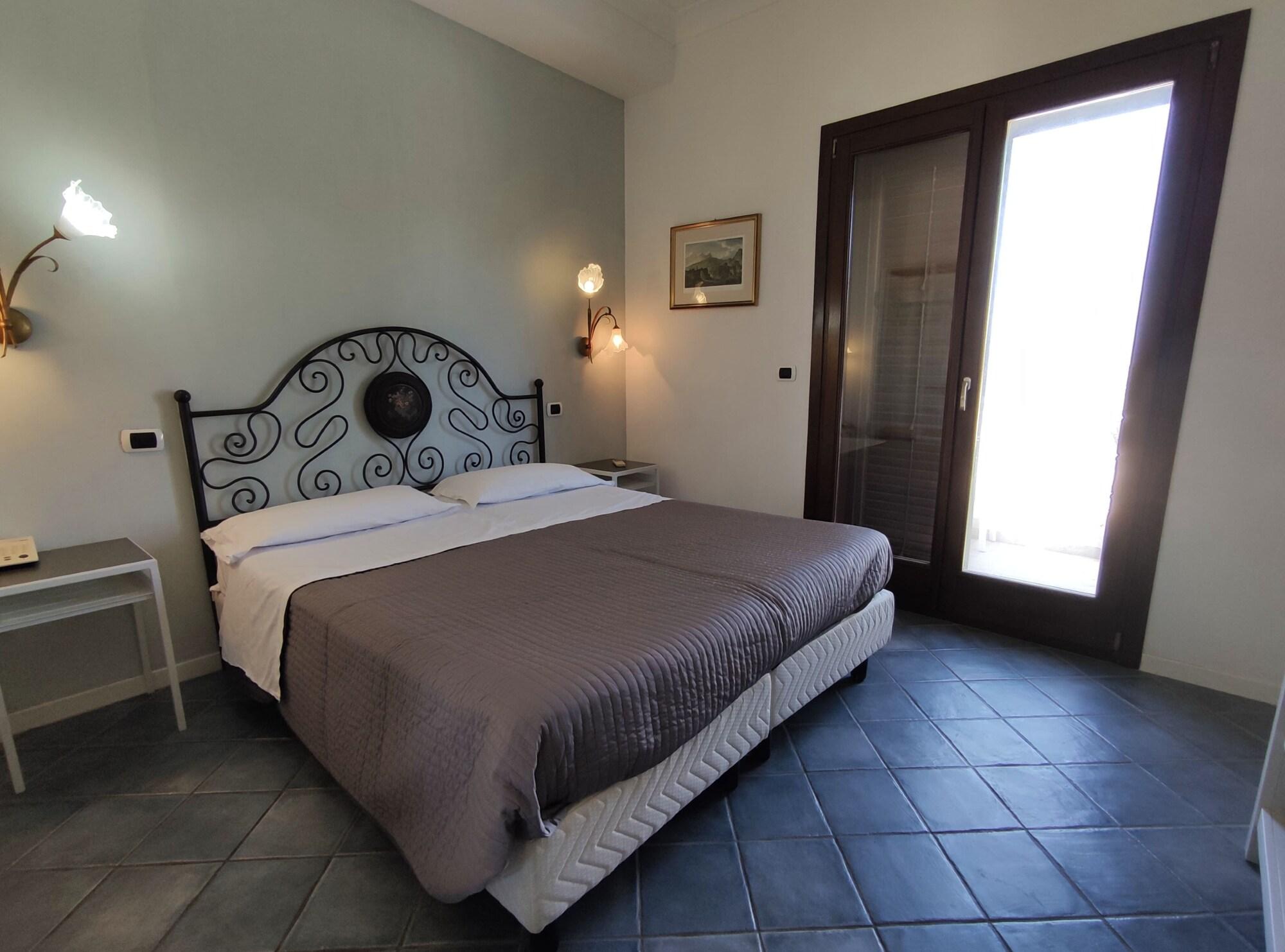 La Rosa Sul Mare Aparthotel Syracuse Bagian luar foto