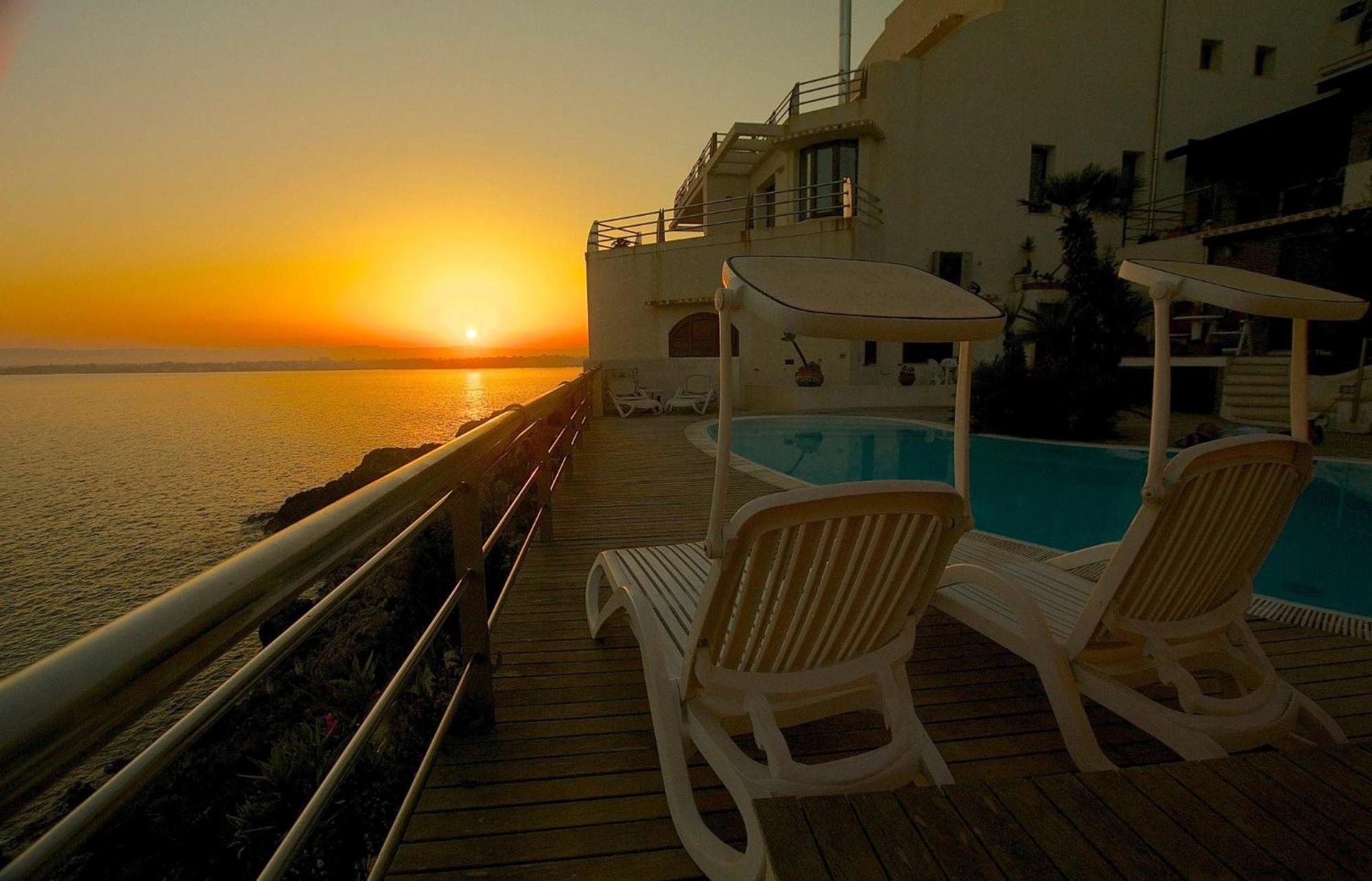 La Rosa Sul Mare Aparthotel Syracuse Bagian luar foto